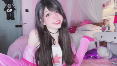Belle Delphine YT - 21 February 2024 - Obsessive online girlfriend won't leave you alone